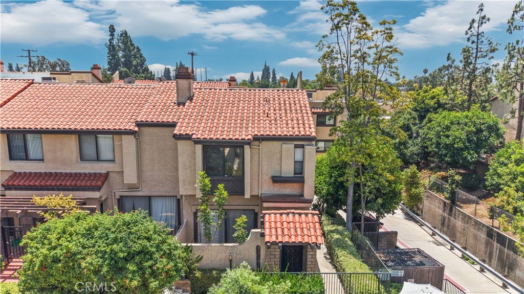 525 S Almansor Street 76