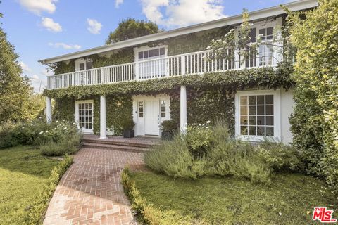 5020 Bilmoor Avenue Tarzana CA 91356