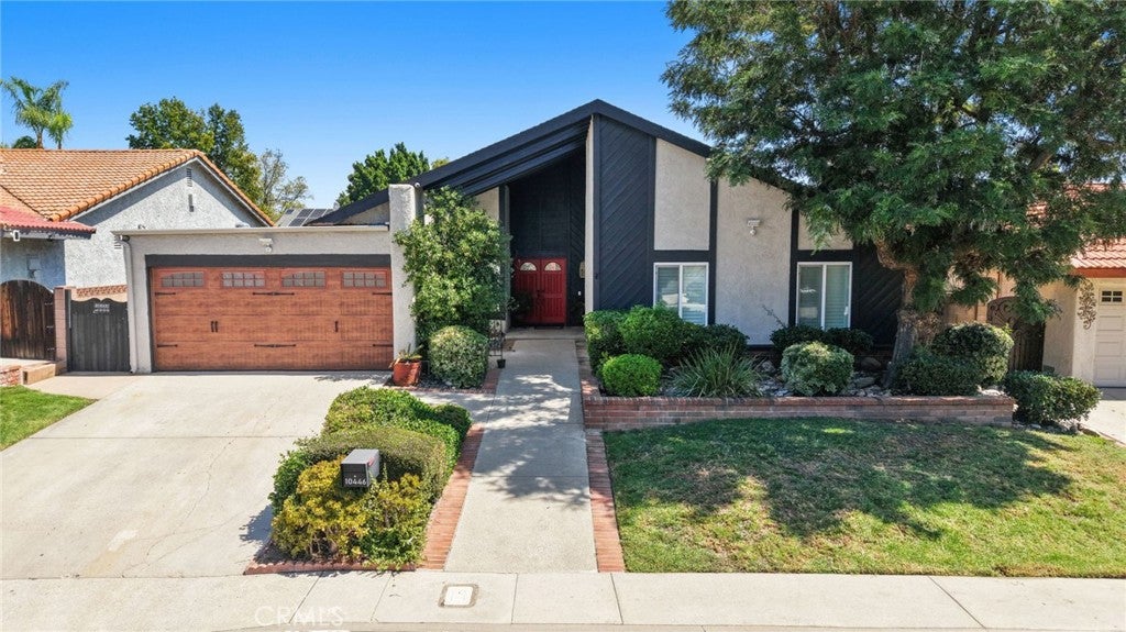 10446 White Oak
