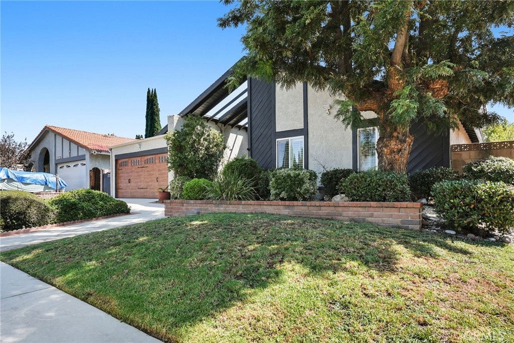 10446 White Oak