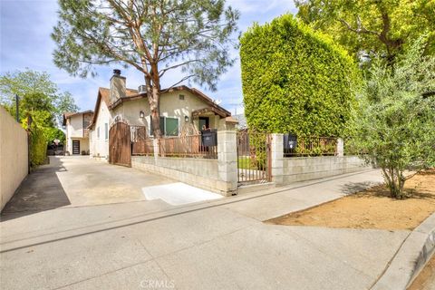 Photo of 247 N Oak Avenue, Pasadena, CA 91107 (MLS # GD26072378)