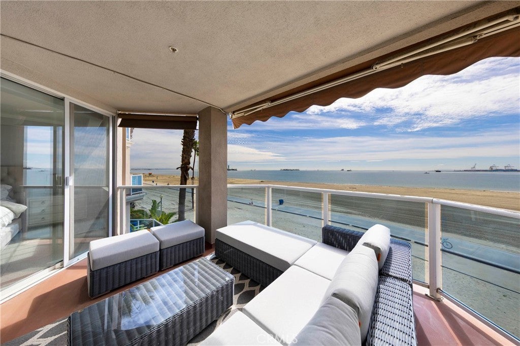 1500 E Ocean Boulevard 206