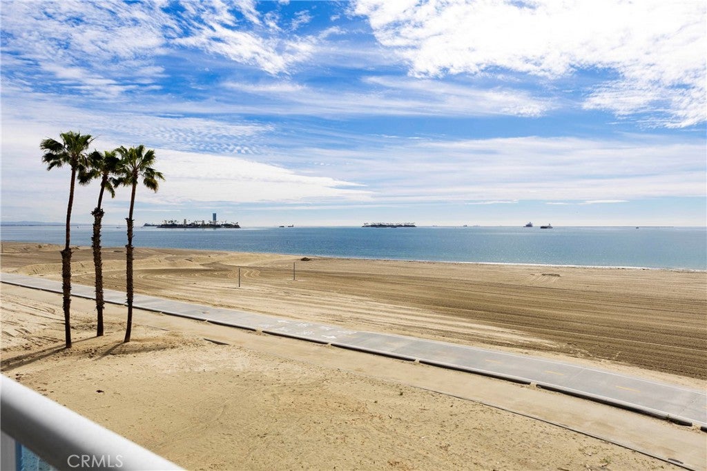 1500 E Ocean Boulevard 206
