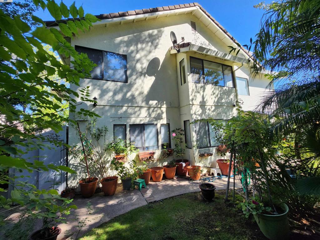 PLEASANTON - Residential