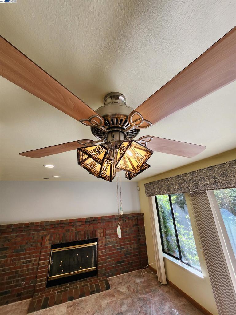 PLEASANTON - Residential