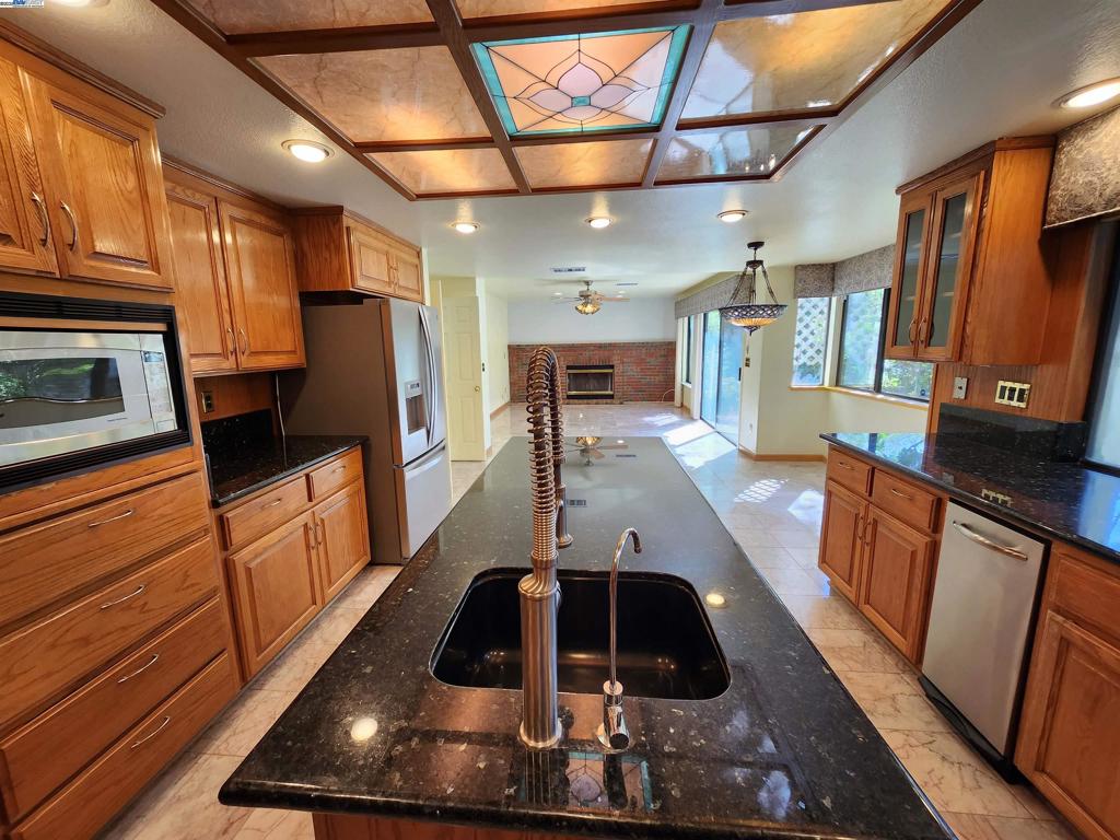 PLEASANTON - Residential