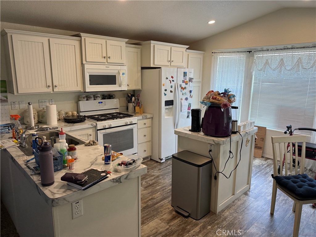 4400 W Florida 85