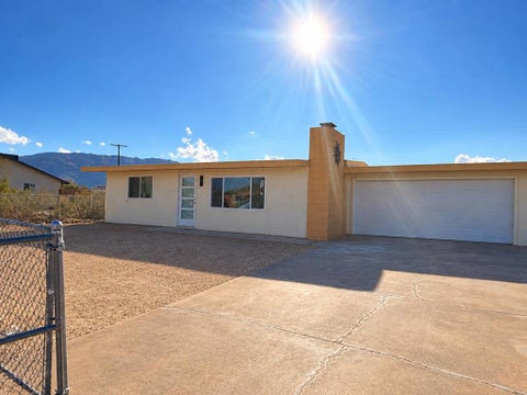 Photo of 6654 Persia Avenue, 29 Palms, CA 92277 (MLS # 219153450DA)