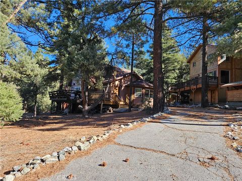 Photo of 15405 Acacia Way, Pine Mountain Club, CA 93222 (MLS # IV25268942)