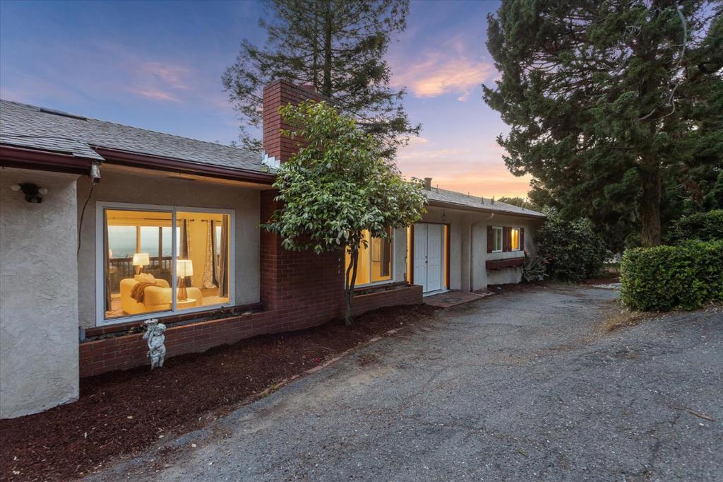 13901 Skyline Boulevard