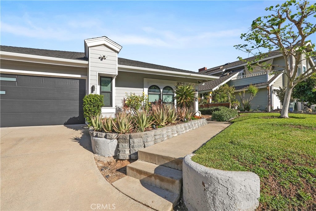 22651 Shady Grove