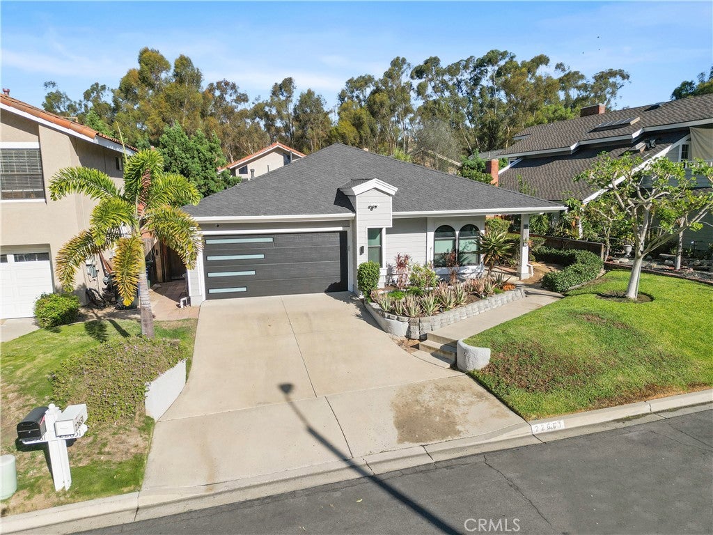 22651 Shady Grove