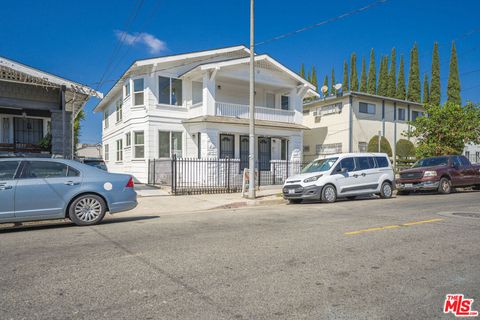 Photo of 1233 Fedora Street, Los Angeles, CA 90006 (MLS # 25596991)