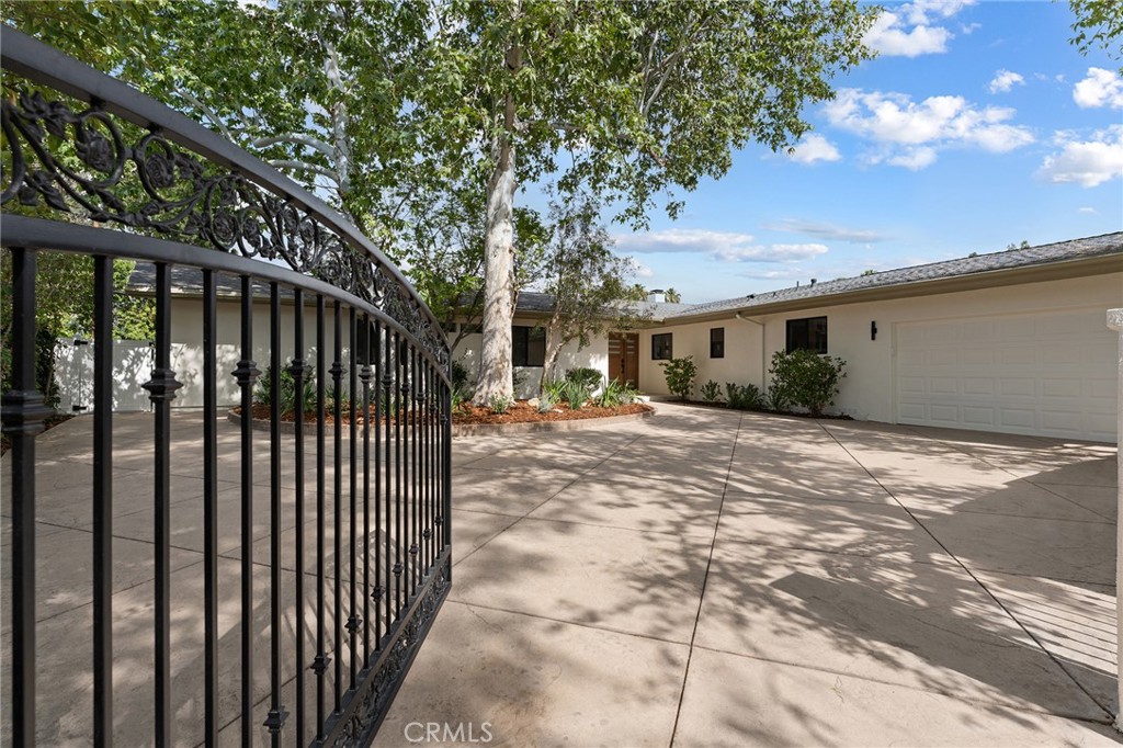 23925 Crosson Drive