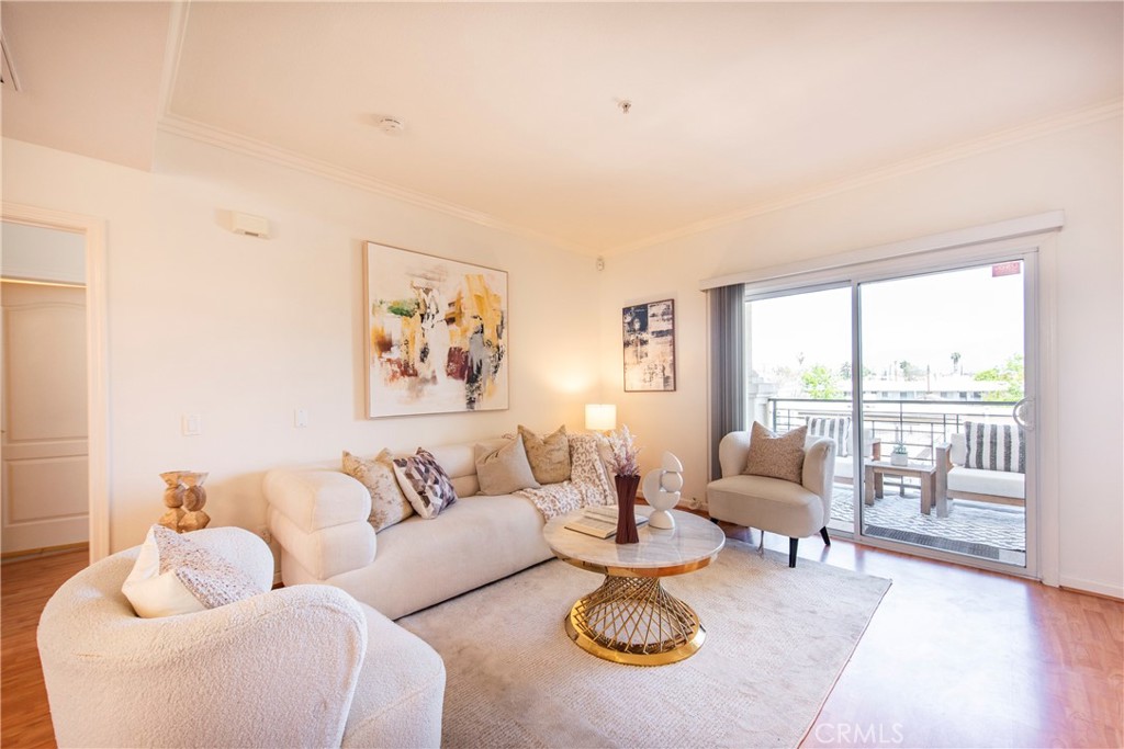 208 N Lincoln 308