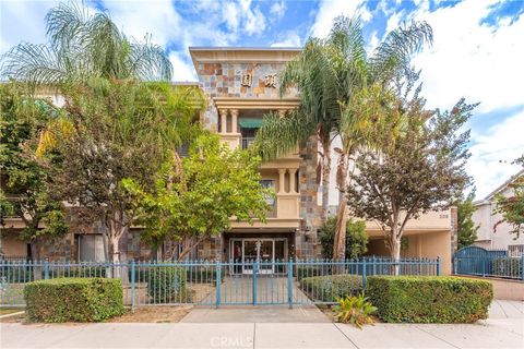 Photo of 208 N Lincoln Ave #308, Monterey Park, CA 91755 (MLS # AR26066367)