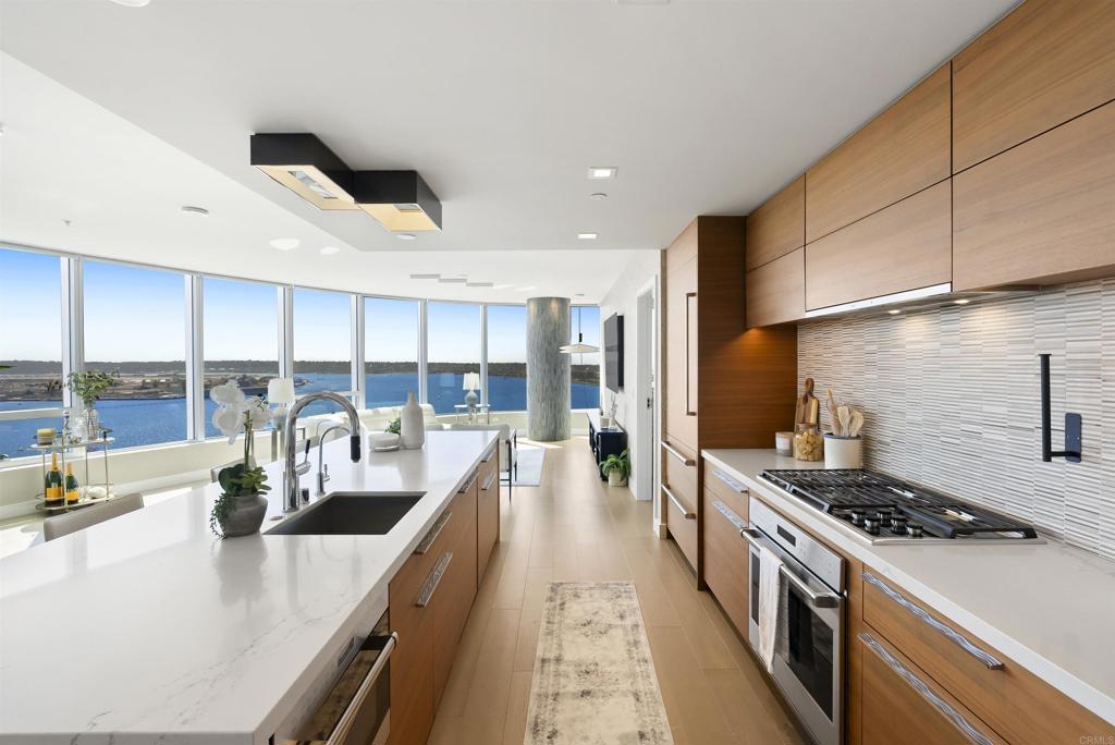 888 W E Street 3002