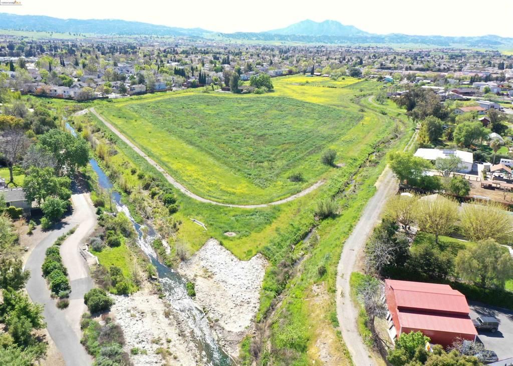 Photo of 800 Minnesota Ave Ave, Brentwood, CA 94513 (MLS # 41056424)