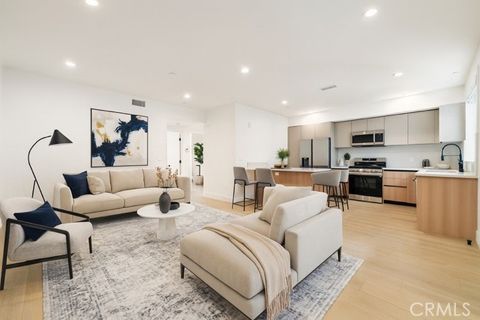 Photo of 7510 Sepulveda Boulevard #204, Van Nuys, CA 91405 (MLS # SR25249935) Photo of 7510 Sepulveda Boulevard #204, Van Nuys, CA 91405 (MLS # SR25249935)