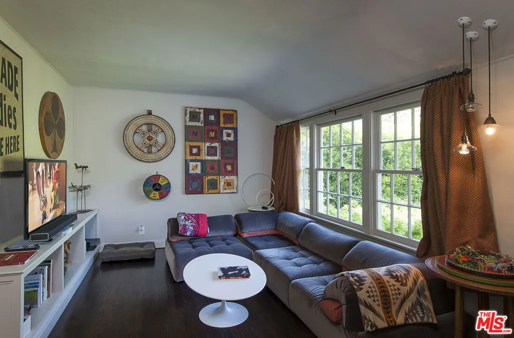 Santa Monica, California 90402, United States, 4 Bedrooms Bedrooms, ,4 BathroomsBathrooms,Residential,Active,187689