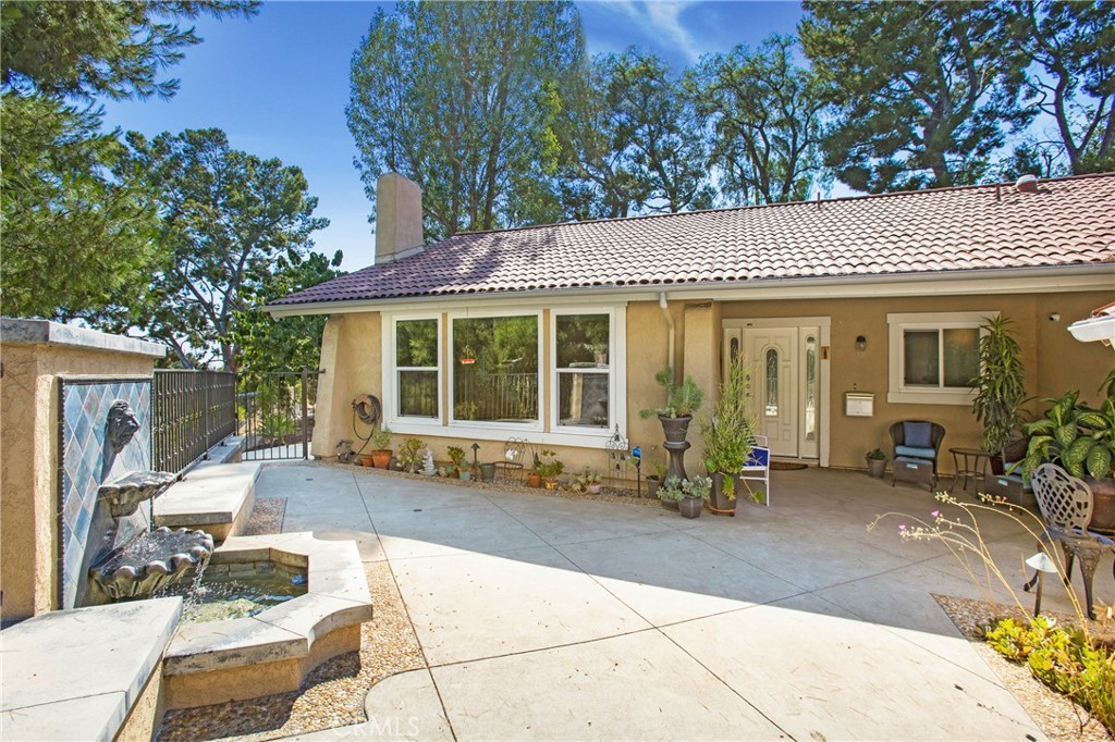 2541 E Denise Avenue