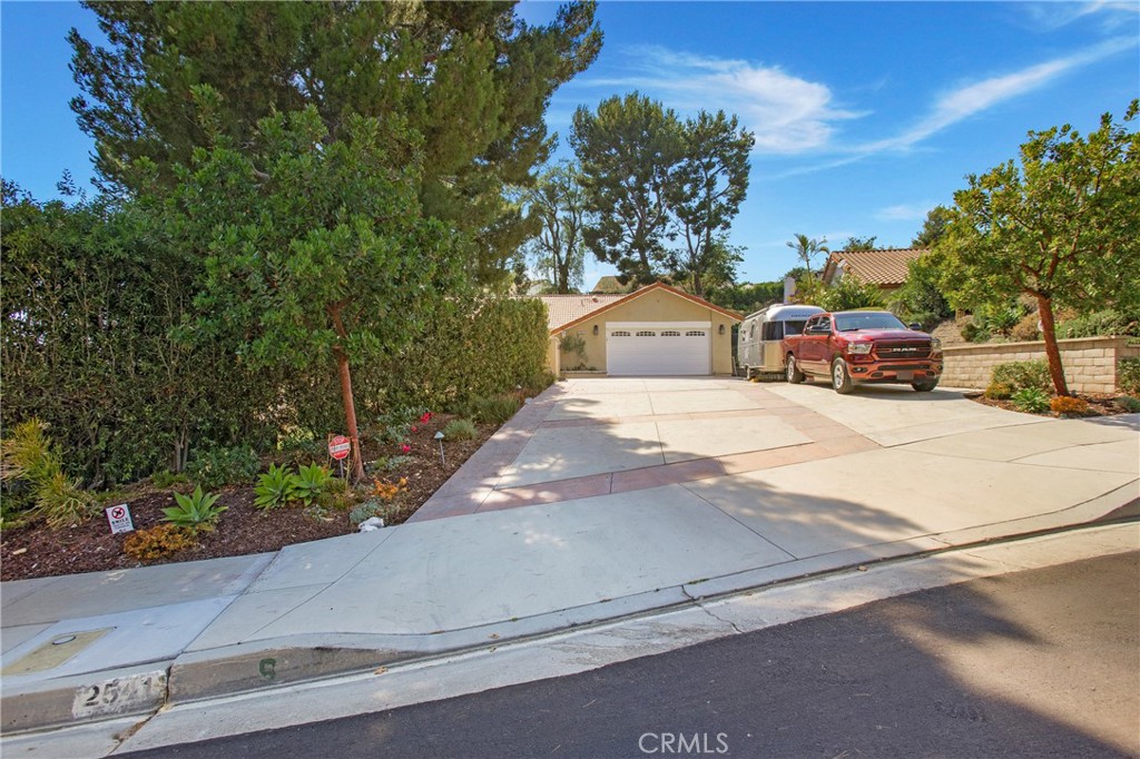 2541 E Denise Avenue