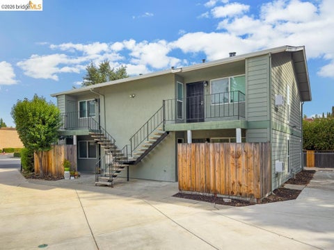 Photo of 111 Virginia Hills Dr DR, Martinez, CA 94553 (MLS # 41149869)