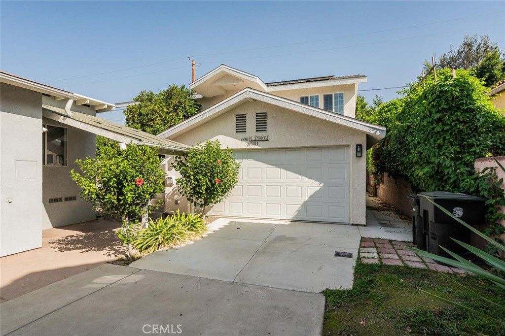 Photo of 608 N Sparks St, Burbank, CA 91506 (MLS # GD25254237)