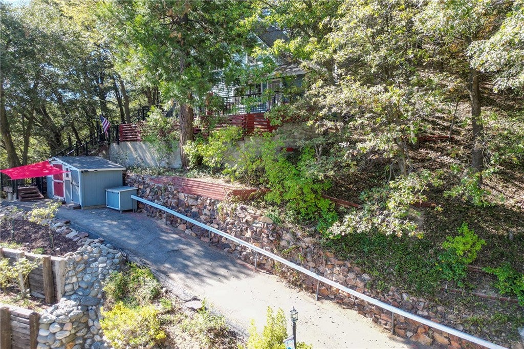 23600 Hillside