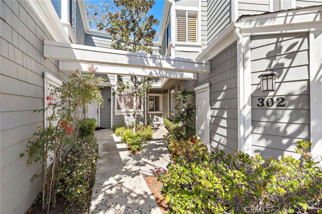Photo of 302 San Nicholas Court, Laguna Beach, CA 92651 (MLS # OC26055876)