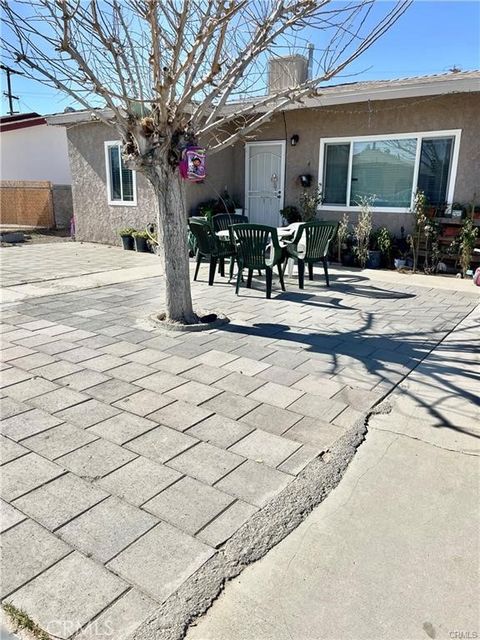 Photo of 34262 Paris Ave, Barstow, CA 92311 (MLS # DW26162395)