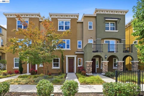 Photo of 38935 Primula Ter TER, Newark, CA 94560 (MLS # 41146307)