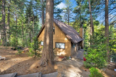 Photo of 26697 Lake Forest Dr, Twin Peaks, CA 92391 (MLS # HD26079326)