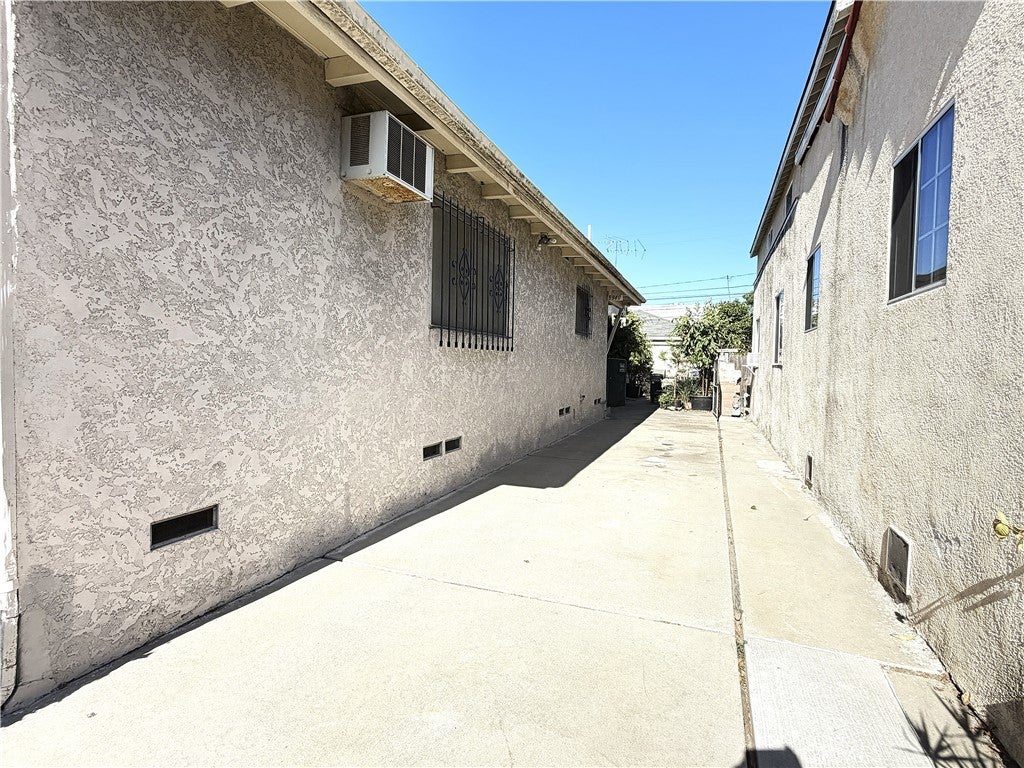 5940 Gundry Avenue
