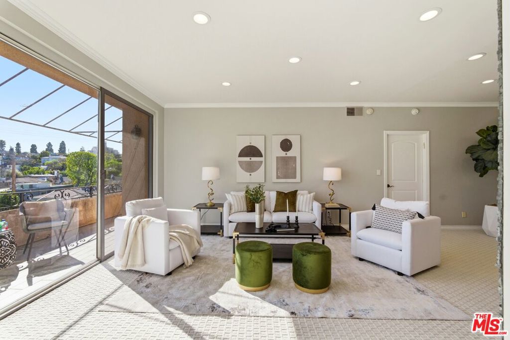 1223 Roxbury Drive 304