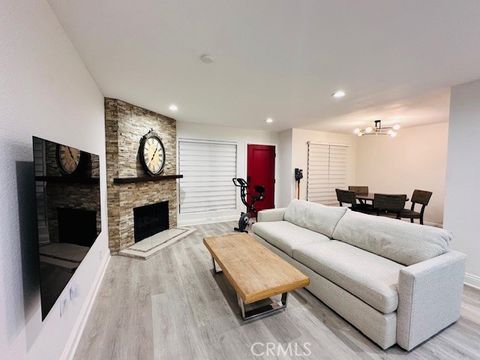 4969 Embassy Way 6 Cypress CA 90630