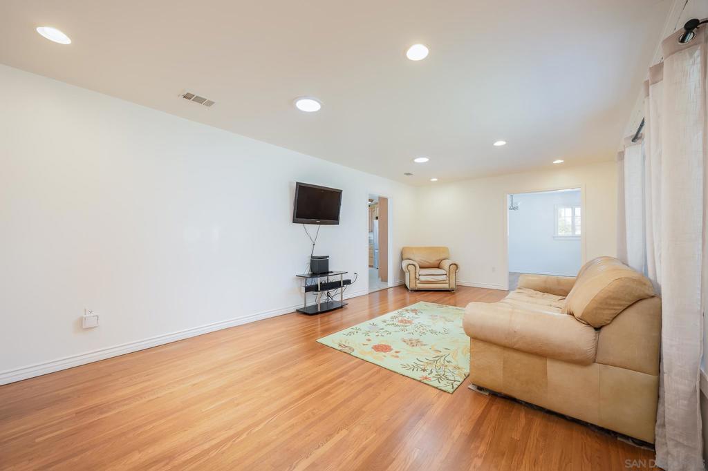 1018 Vale View Dr