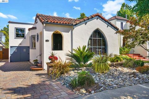 Photo of 1820 Yale Dr DR, Alameda, CA 94501 (MLS # 41142734)