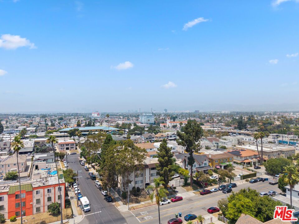 Properties 2 1419 S Wilton Place