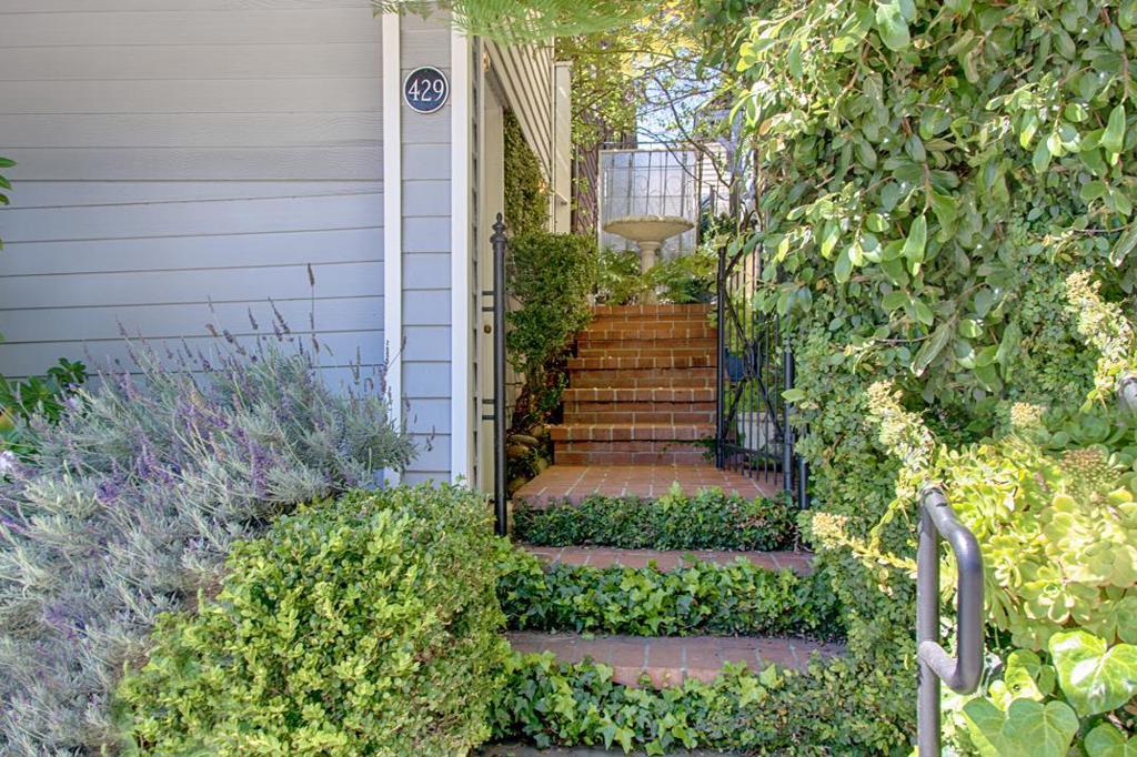 429 Capitola Avenue