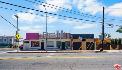 Photo of 5200 Fountain Avenue, Los Angeles, CA 90029 (MLS # 26848147)