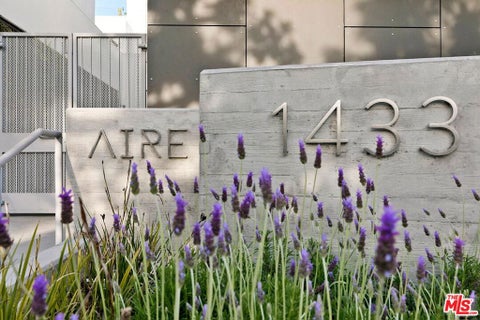 Tiny photo for 1433 14th Street #15, Santa Monica, CA 90404 (MLS # 26988381)