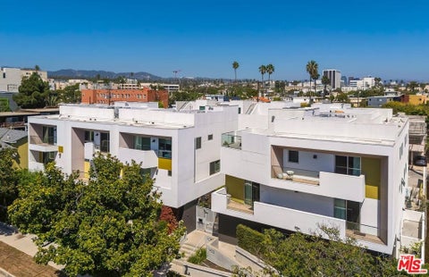 Tiny photo for 1433 14th Street #15, Santa Monica, CA 90404 (MLS # 26988381)