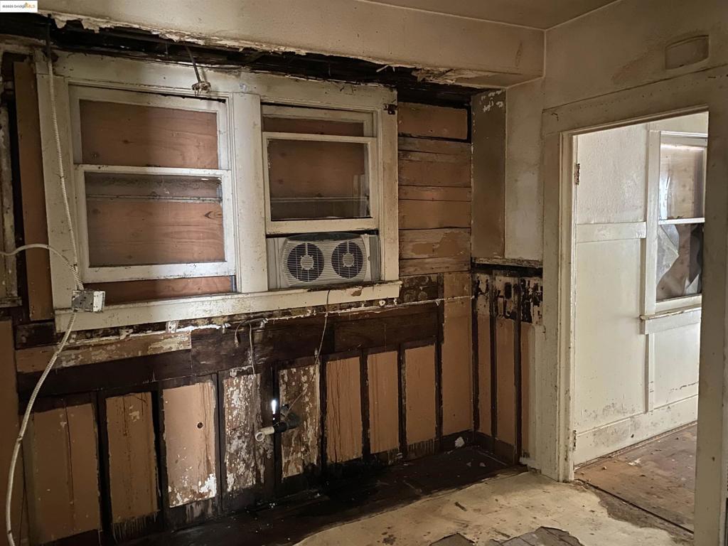 UPPER LAUREL - Residential