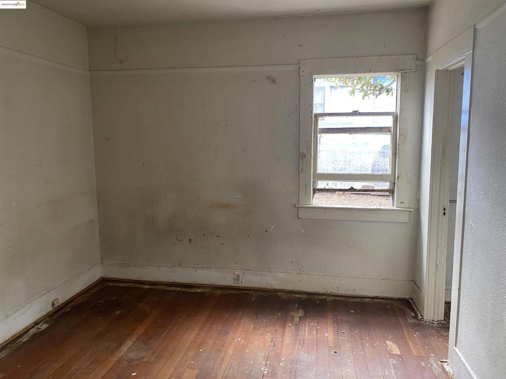 UPPER LAUREL - Residential