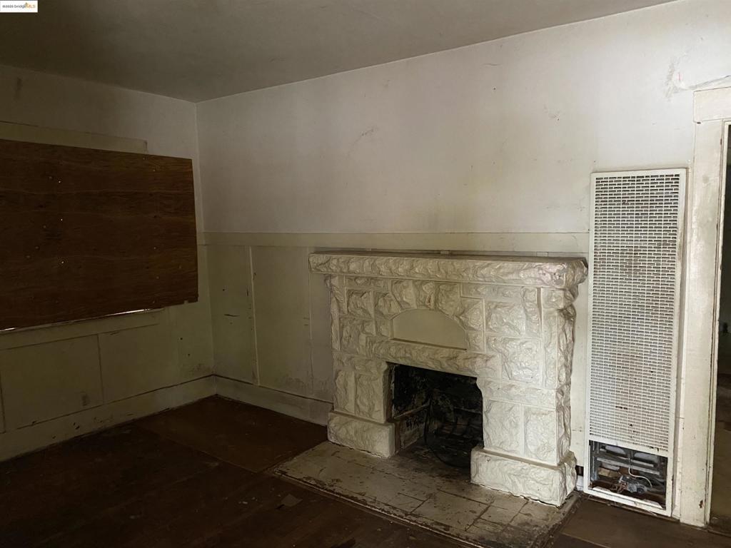 UPPER LAUREL - Residential