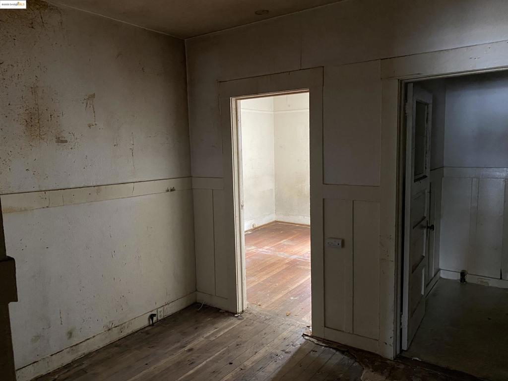 UPPER LAUREL - Residential