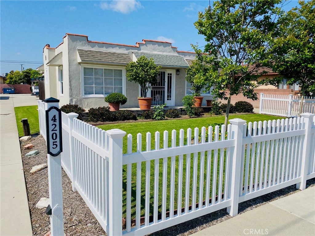 4209 W 139th