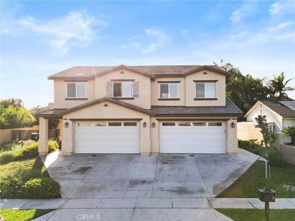 Photo of 572 N Teakwood Ave, Rialto, CA 92376 (MLS # CV25227099)