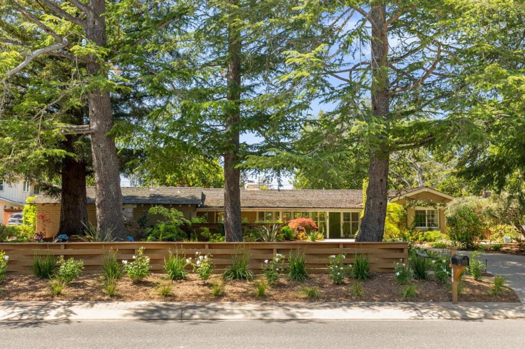 690 Torwood Lane